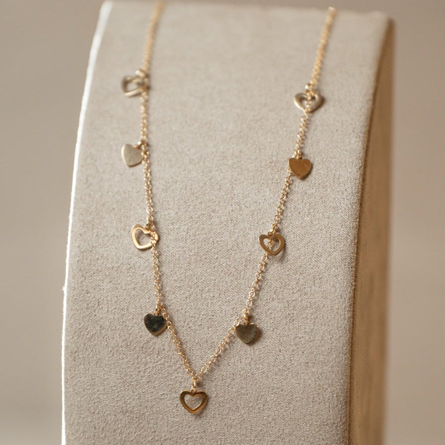 Halskette mit Herzmotiven – 750 Gelbgold (2)