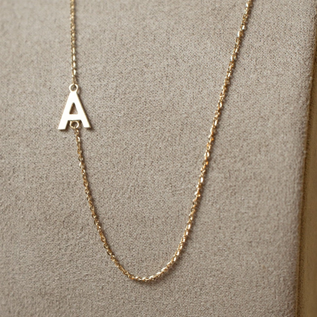 Buchstaben-Halskette – 750 Gelbgold (3)
