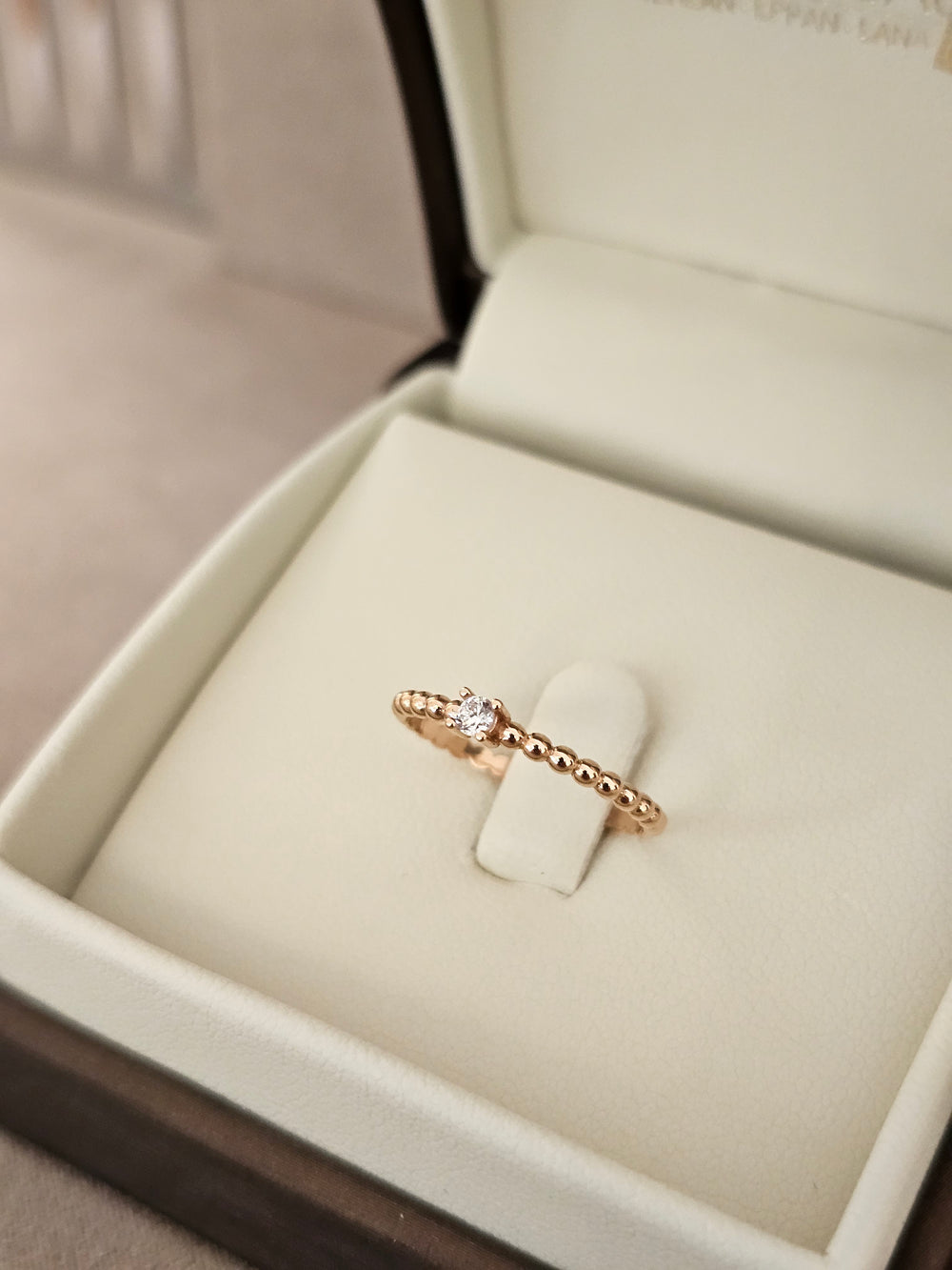 750er Gelbgold Kugelring mit Zirkon – fein & modern (5)