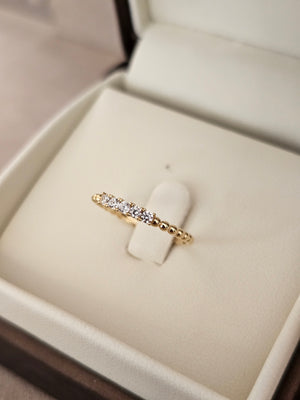 750er Kugelring aus Gelbgold mit 5 Zirkonen – elegant & funkelnd (3)