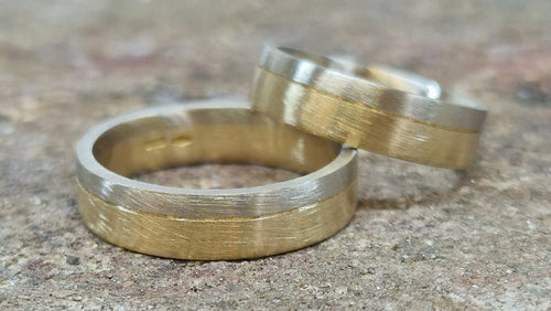Gelbgold Weißgold leicht halbrund matt gebürstet